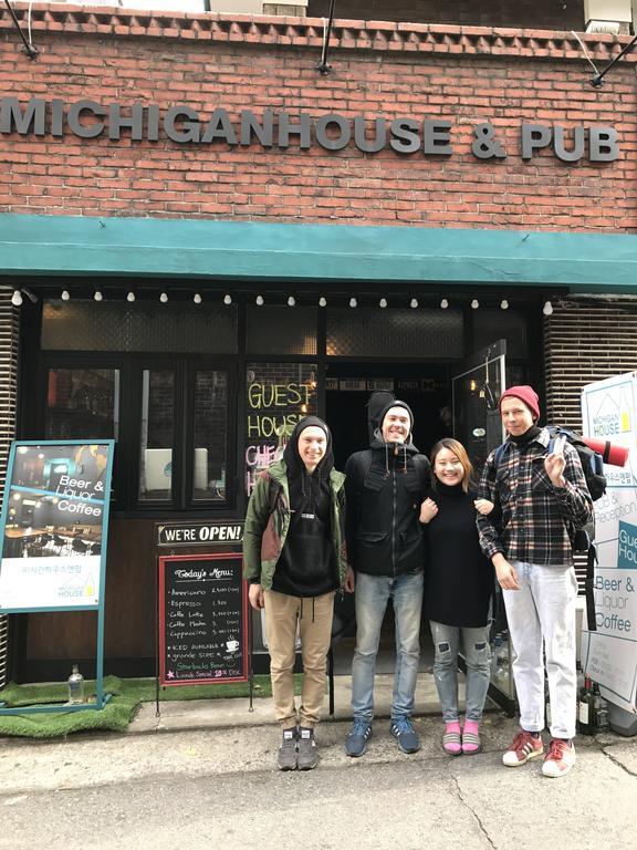 Michigan House Hostel ソウル特別市 エクステリア 写真